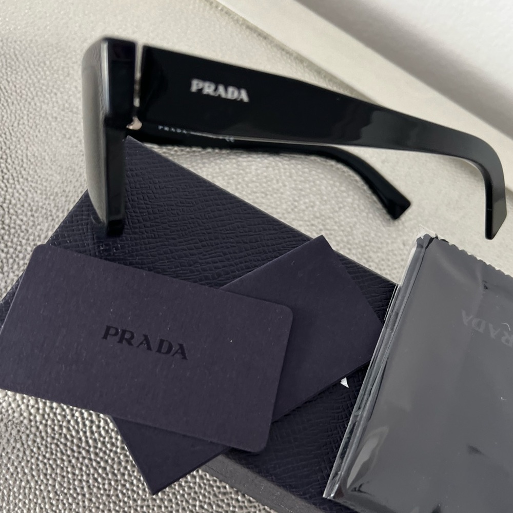 PRADA Sunglasses - Picture 4 of 7